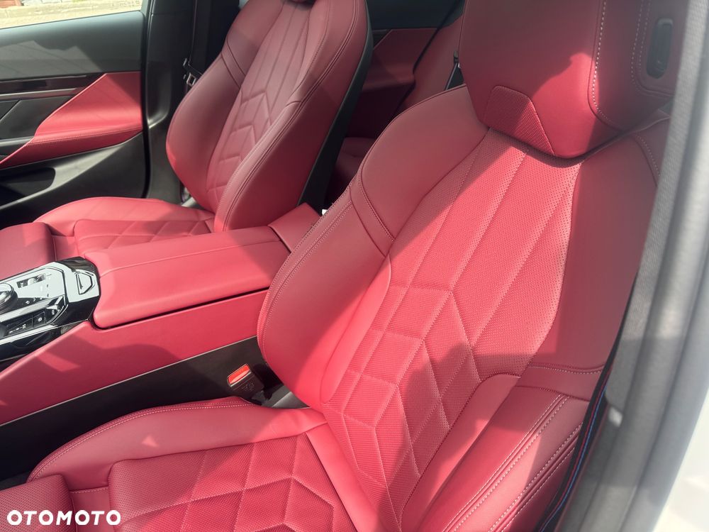 BMW Seria 5 520d xDrive mHEV M Sport - 35