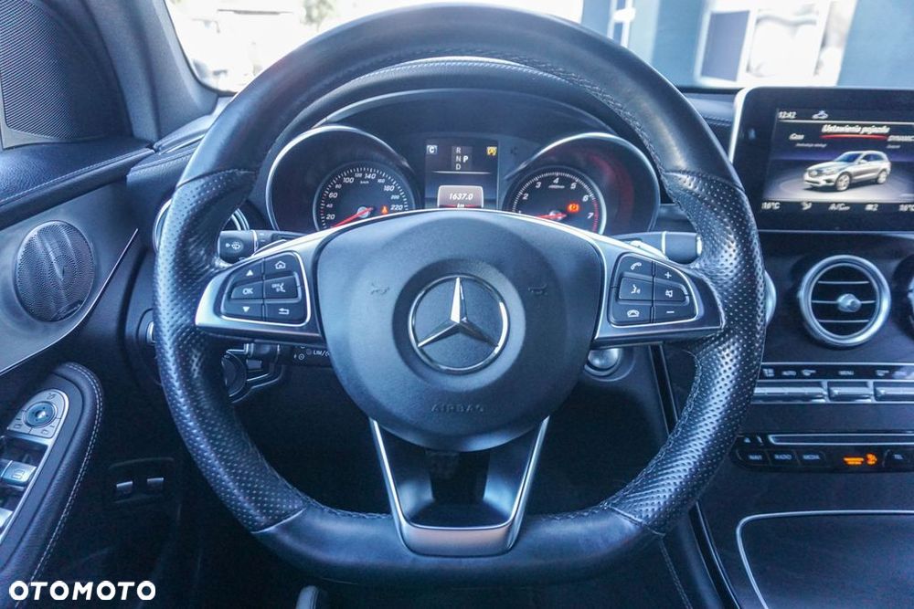 Mercedes-Benz GLC 250 4Matic 9G-TRONIC AMG Line - 9