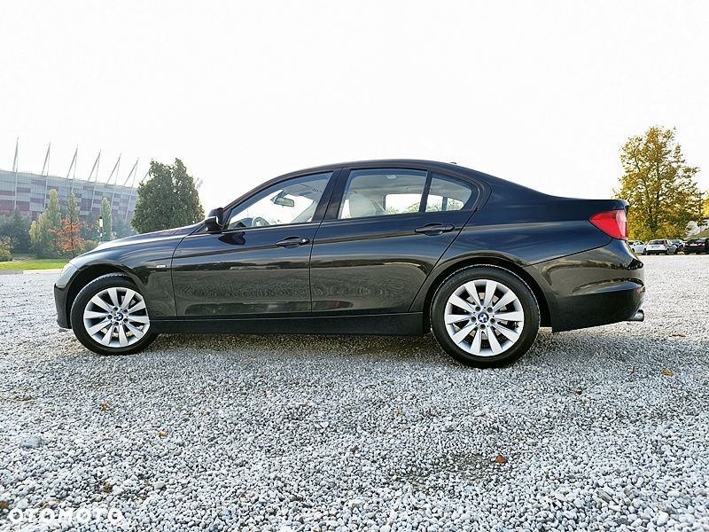 BMW Seria 3 320i Modern Line - 6