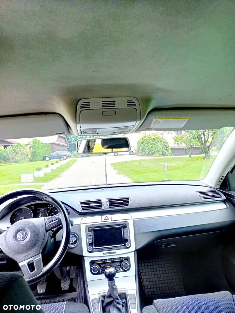 Volkswagen Passat 2.0 TDI Comfortline - 13
