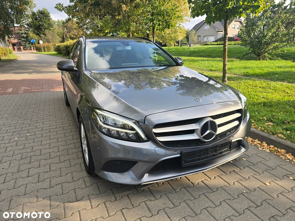 Mercedes-Benz Klasa C 180 d T Exclusive - 2