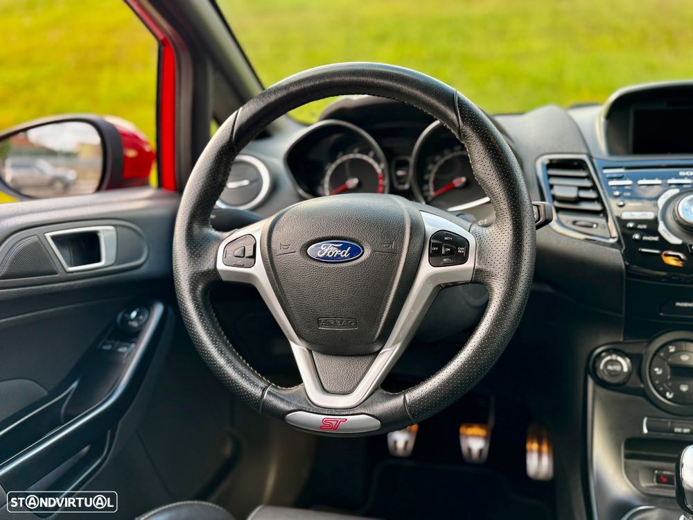 Ford Fiesta 1.6 EcoBoost c/ Pack Pele Desportiva ST - 17