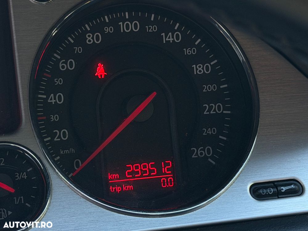 Volkswagen Passat 2.0 TDI DPF Comfortline - 22
