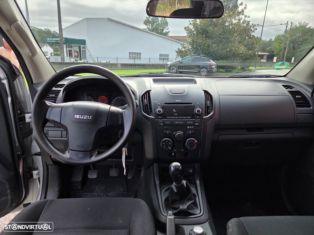 Isuzu D-Max 4x4 Cabine Dupla Custom - 10