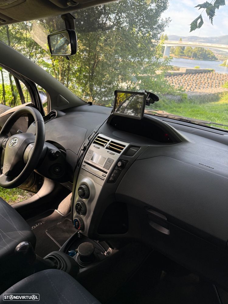 Toyota Yaris 1.4 D-4D AC - 6