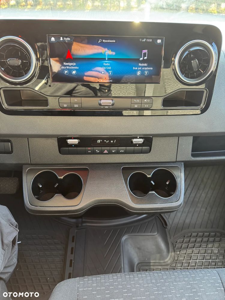 Mercedes-Benz Sprinter - 10