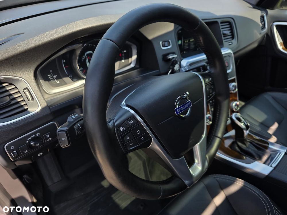 Volvo V60 T5 Geartronic Summum - 18