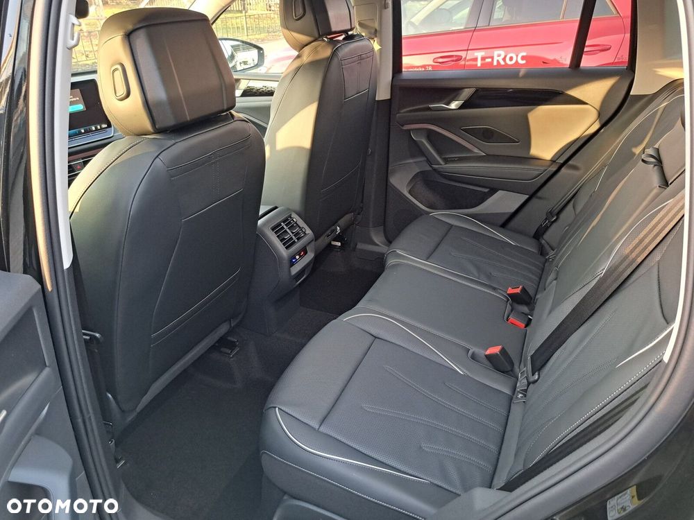 Volkswagen Tiguan - 11