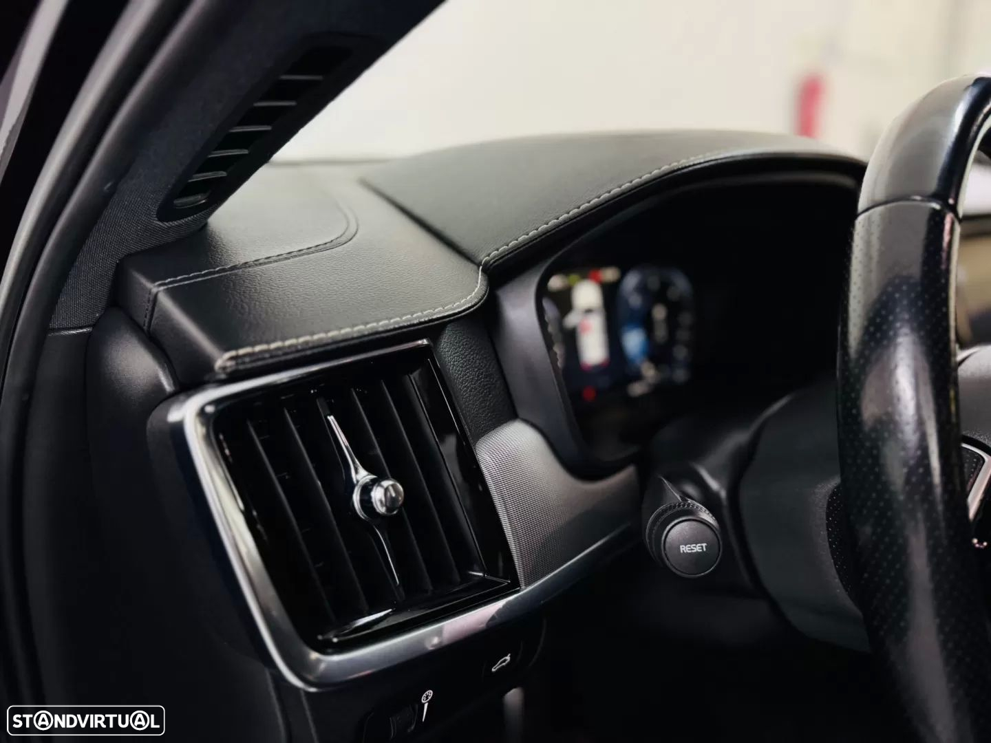 Volvo V90 2.0 D4 R-Design Geartronic - 25