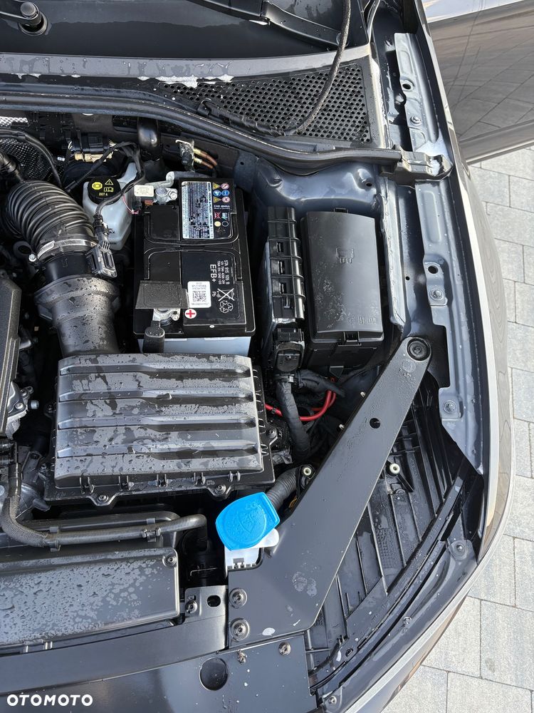 Volkswagen Passat 2.0 TDI EVO Business DSG - 23