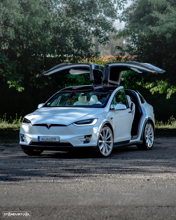 Tesla Model X 90D