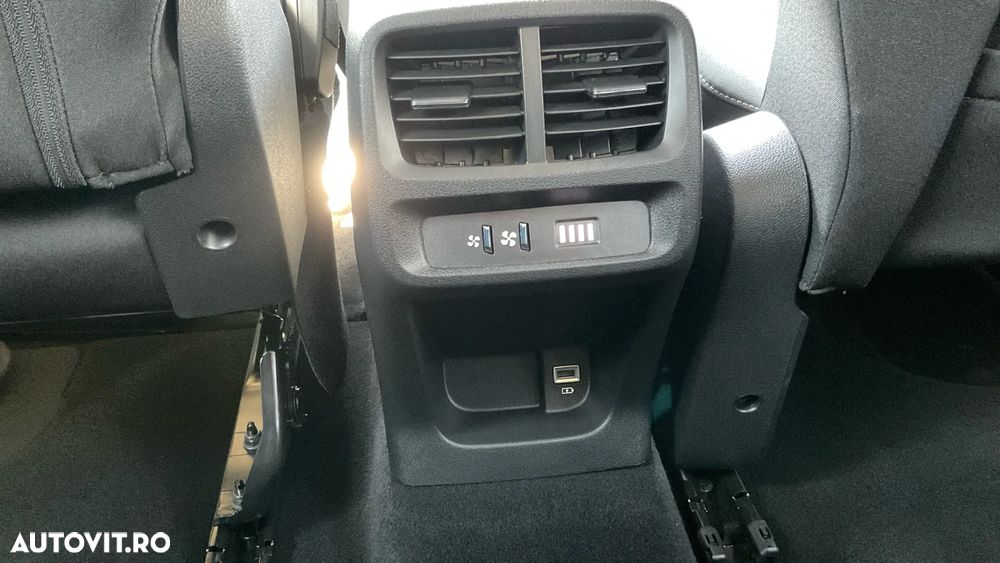 Toyota Proace 136 CP 50 kWh L2 6+1 Family+ - 39
