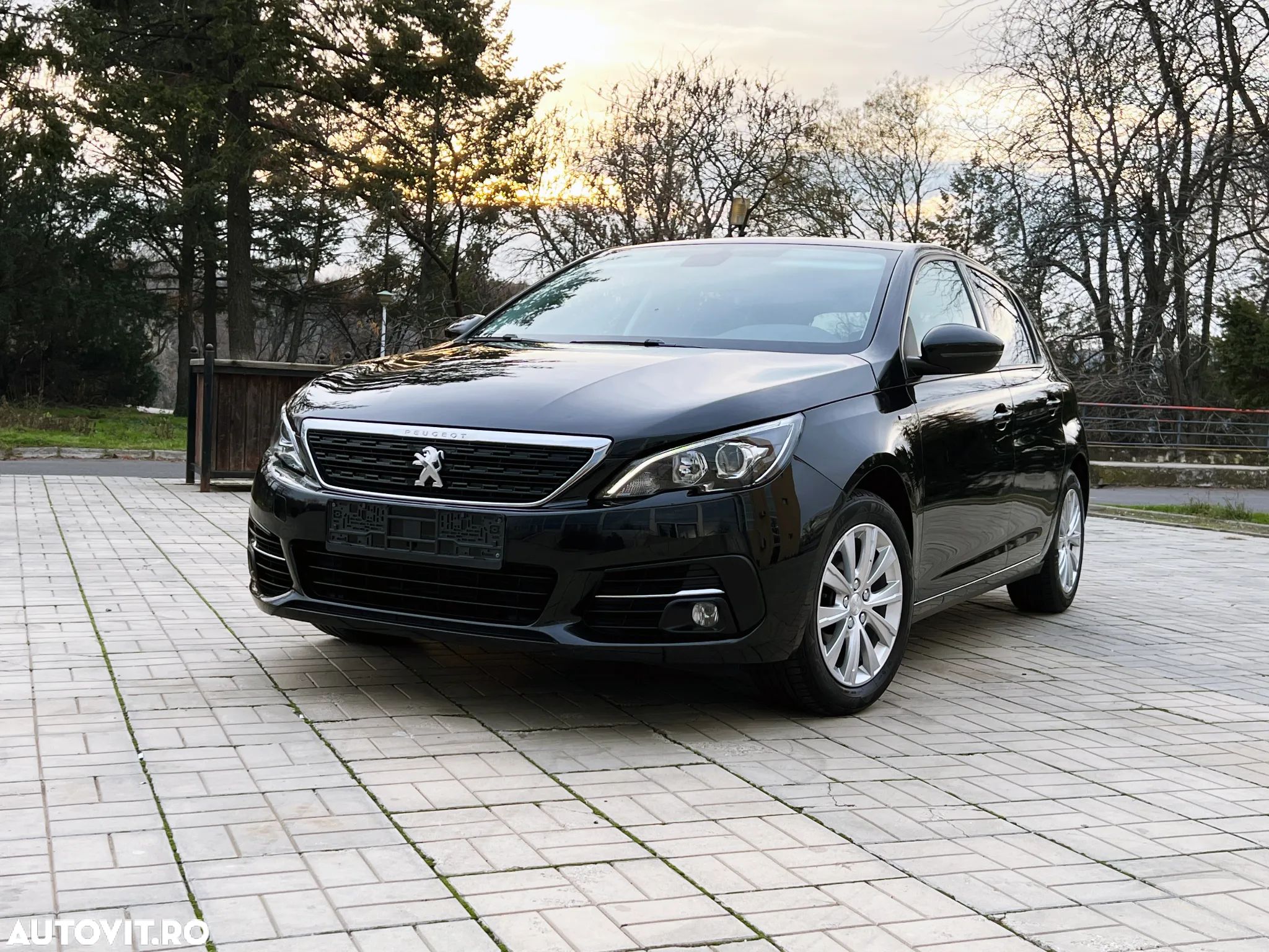 Peugeot 308 PureTech 110 Stop & Start Style - 1