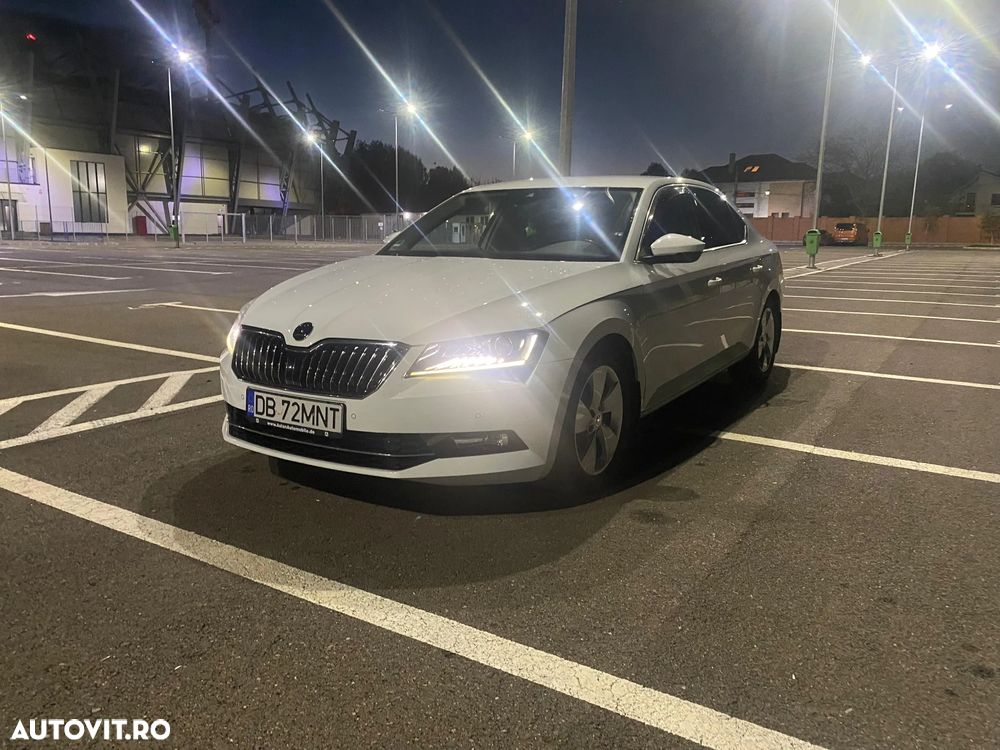 Skoda Superb 2.0 TDI DSG Ambition - 1