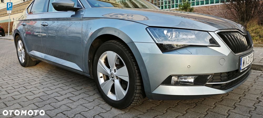 Skoda Superb 2.0 TSI Ambition DSG - 6