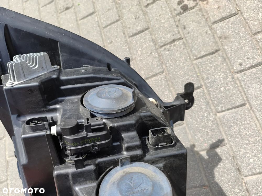 Lampy przednie Renault Master - 16