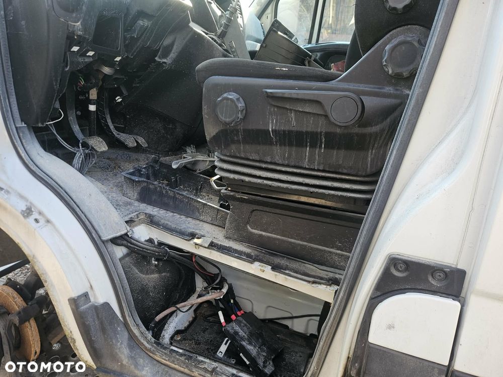 Iveco DAILY 35C18 CHŁODNIA  / KONTENER - 13