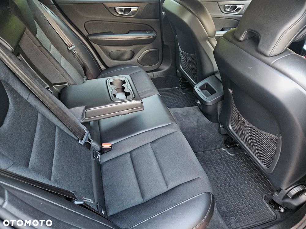 Volvo V60 T5 Geartronic Momentum Pro - 17