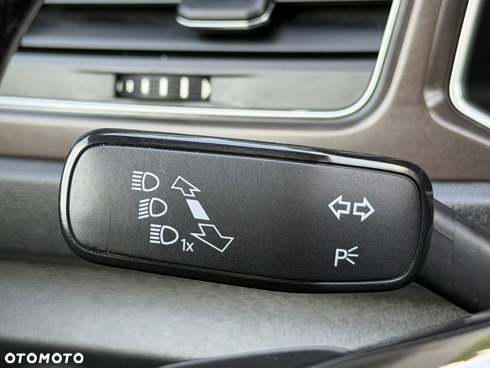 Volkswagen T-Roc 1.5 TSI OPF DSG Life - 28