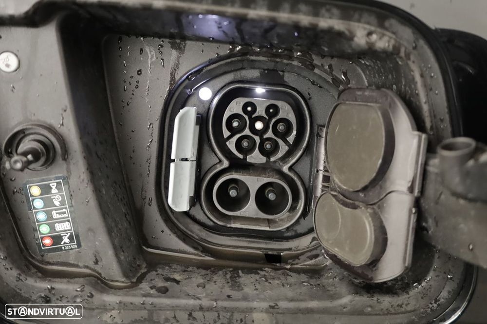 BMW iX2 eDrive20 Pack Desportivo M - 8