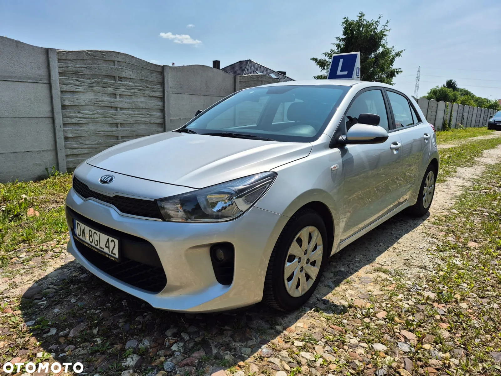 Kia Rio 1.2 L - 3
