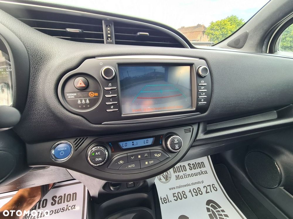 Toyota Yaris Hybrid 100 Premium - 15