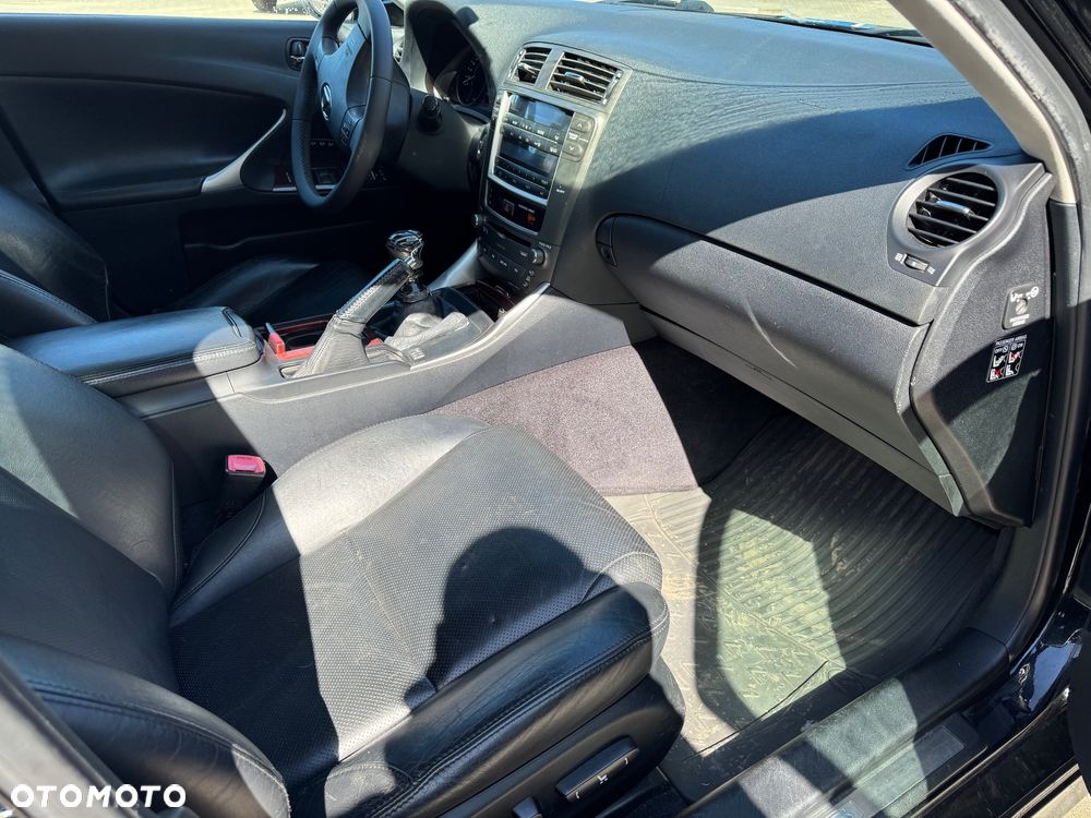 Lexus IS 220 D Prestige - 8