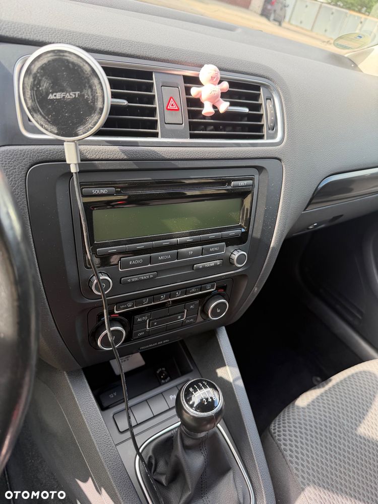 Volkswagen Jetta 1.2 TSI BlueMotion Technology Trendline - 10