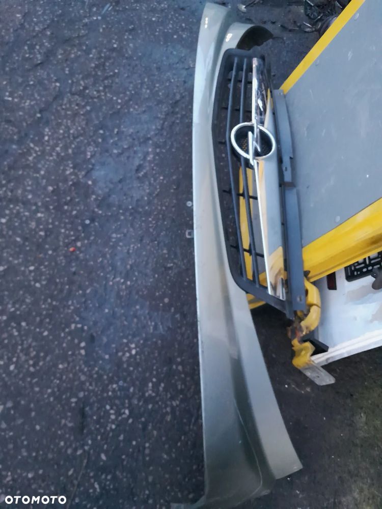 Atrapa grill Opel Vivaro 10r - 1