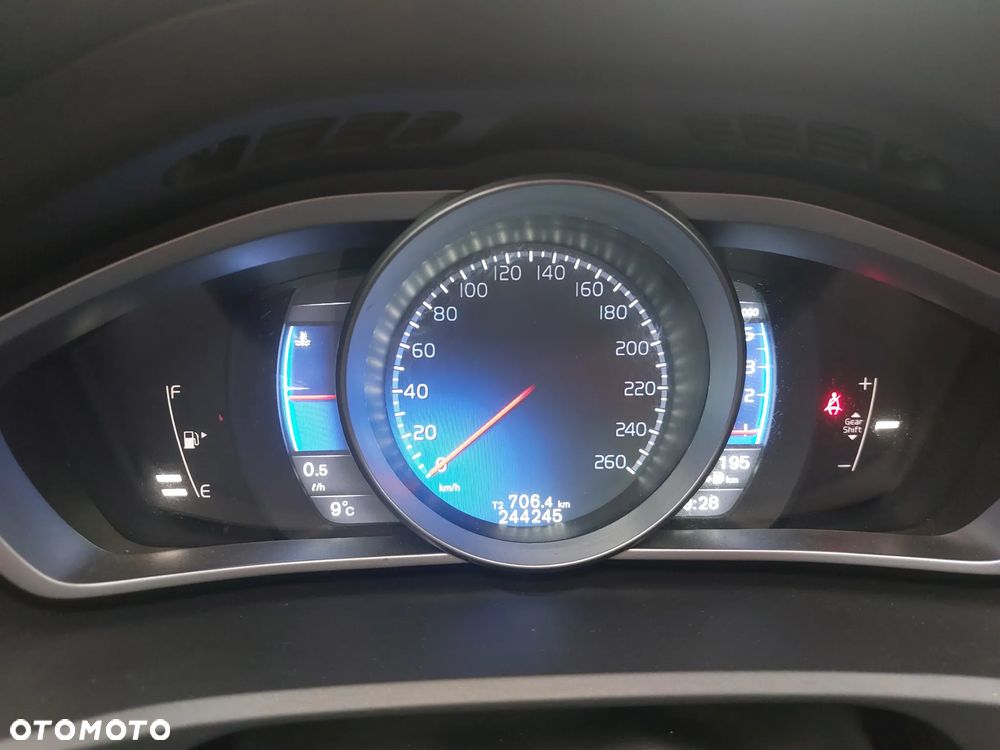 Volvo V40 D2 RDesign - 16