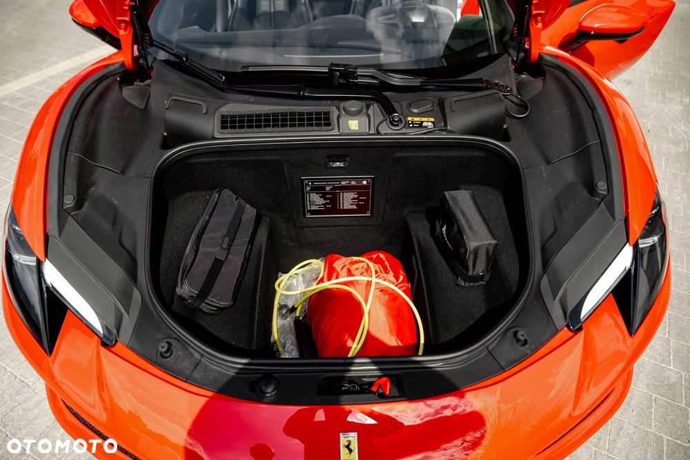 Ferrari 296 GTS - 38