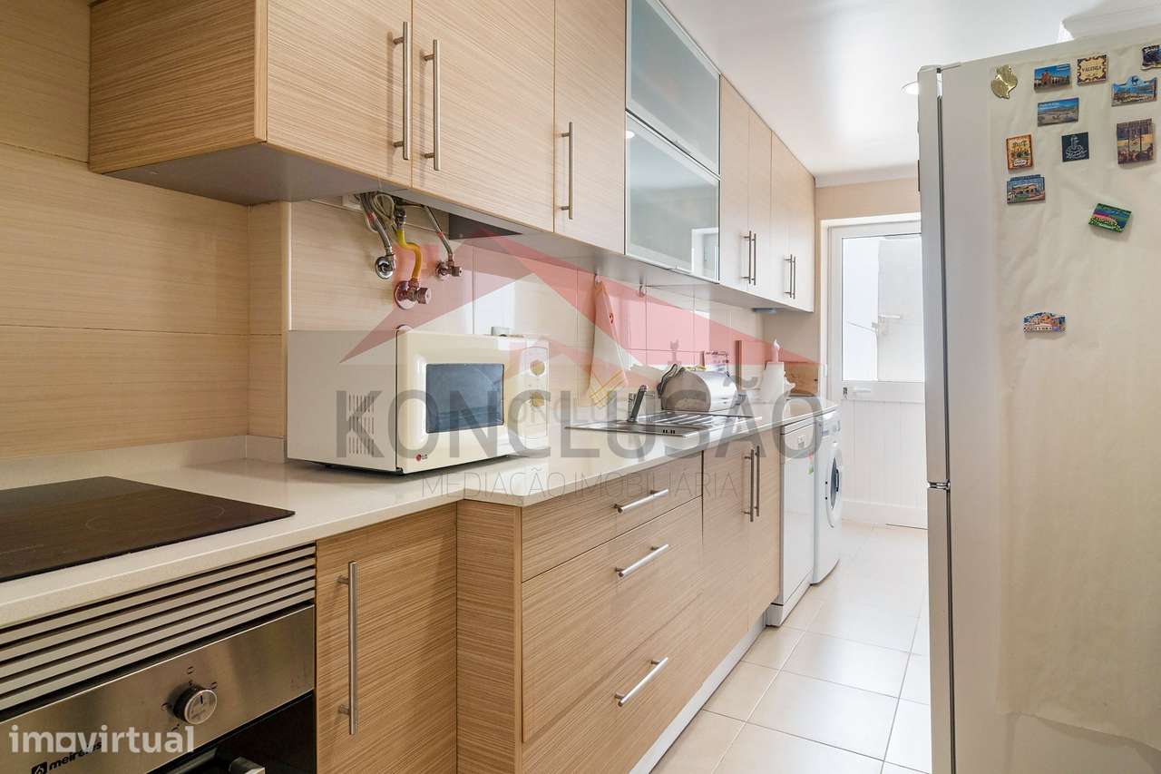 Apartamento T2 totalmente remodelado com terraço na Estrada de Benfica - Grande imagem: 5/19