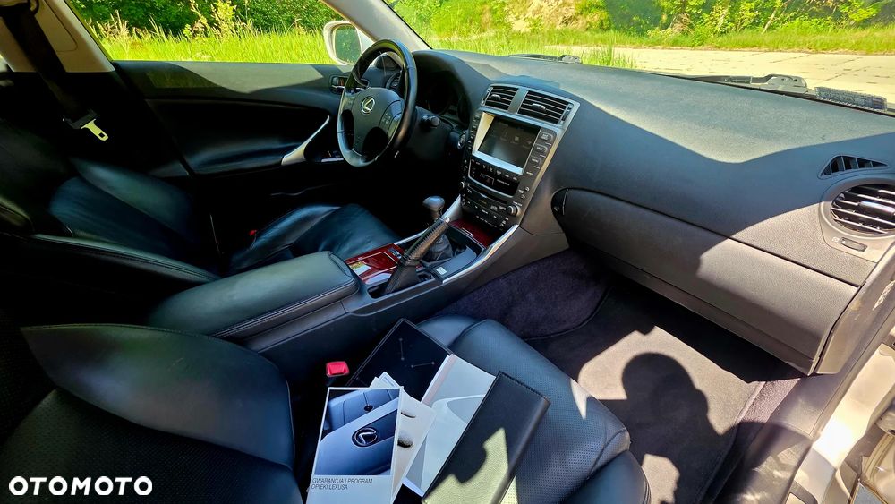 Lexus IS 220 D Prestige - 10