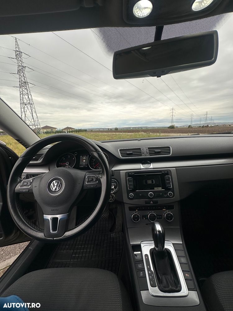 Volkswagen Passat 2.0 TDI BlueMotion Technology DSG Comfortline - 9