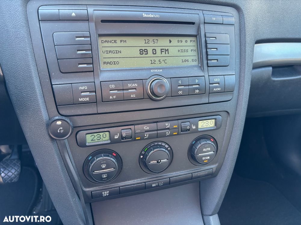 Skoda Octavia 1.6 FSI Ambiente - 12