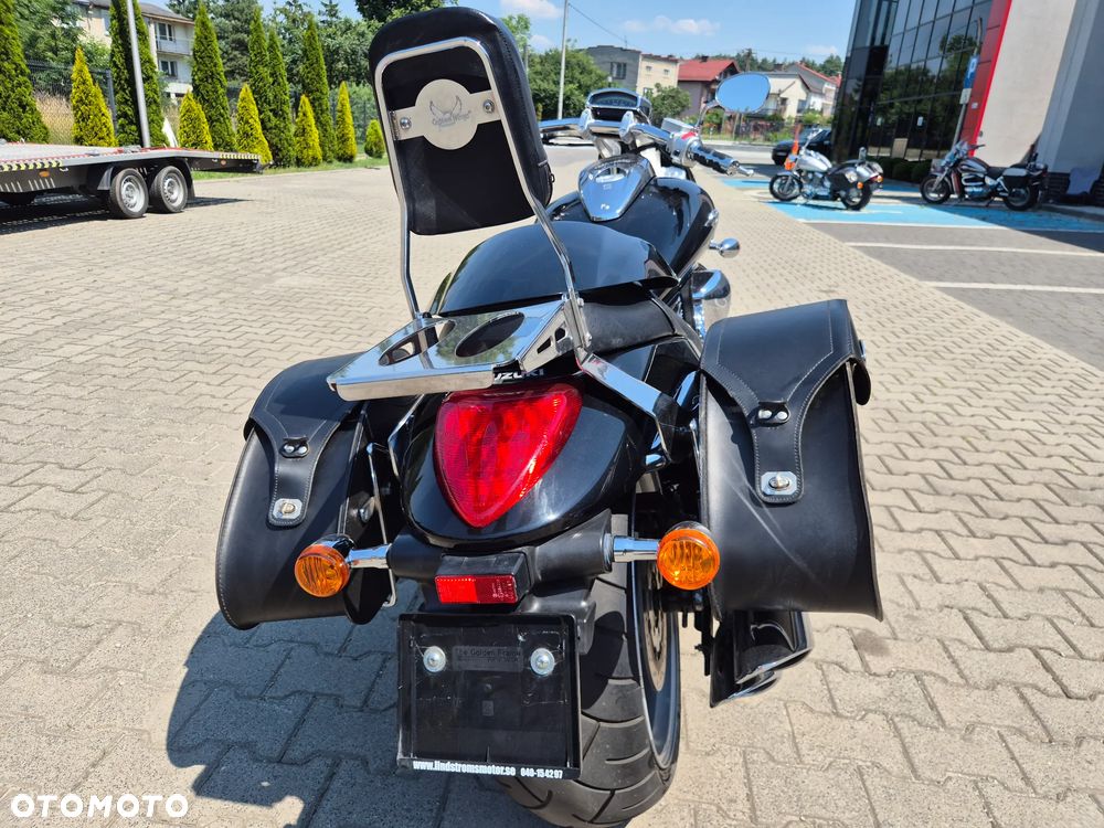 Suzuki Intruder - 19