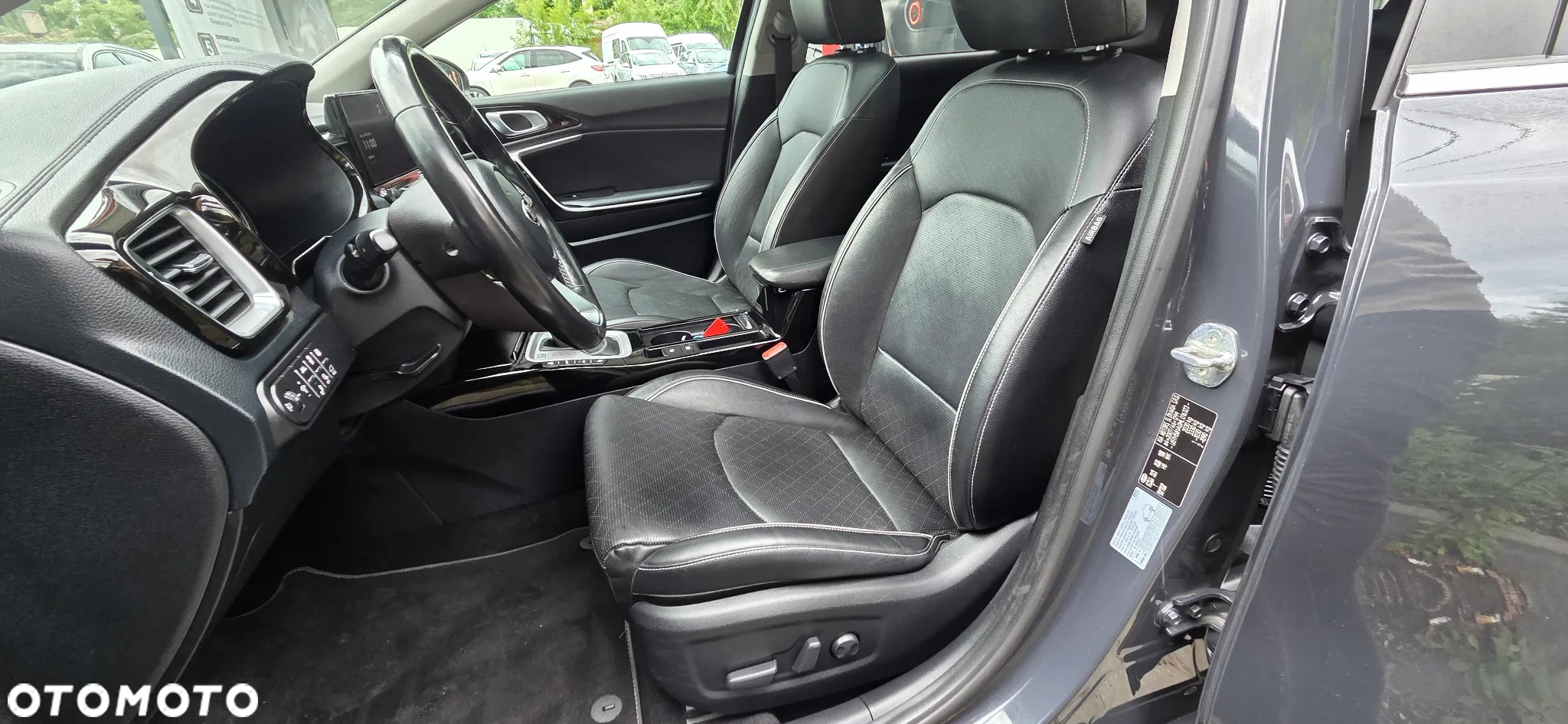 Kia Ceed 1.6 GDI PHEV L Business Line DCT - 28