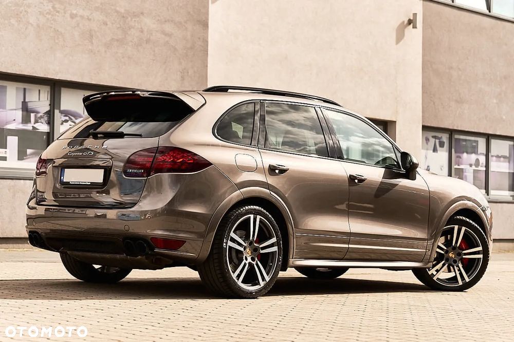 Porsche Cayenne - 5