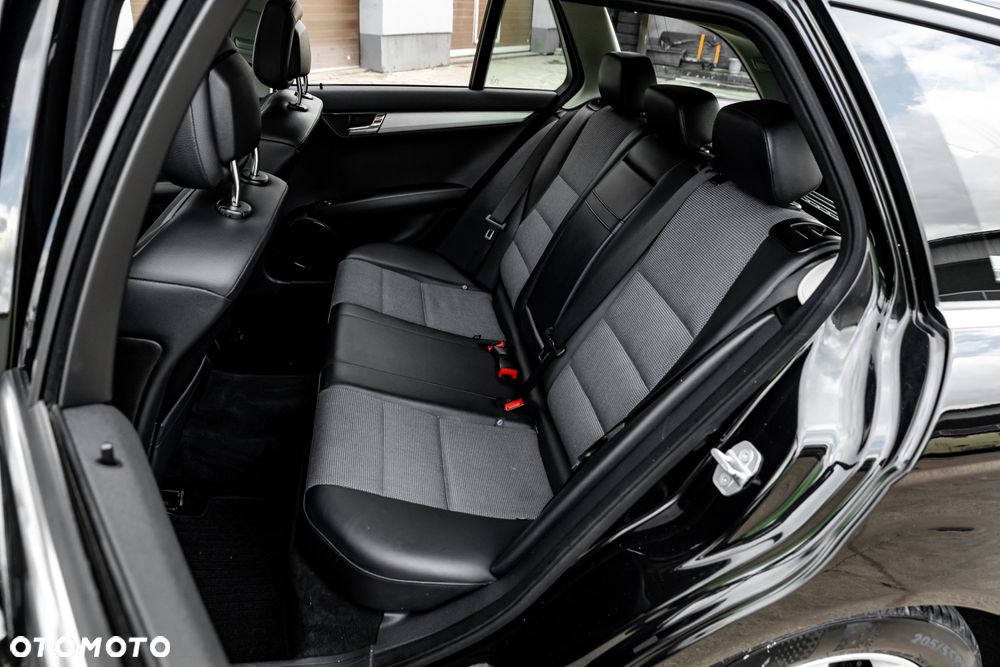 Mercedes-Benz Klasa C 220 CDI DPF Avantgarde - 20