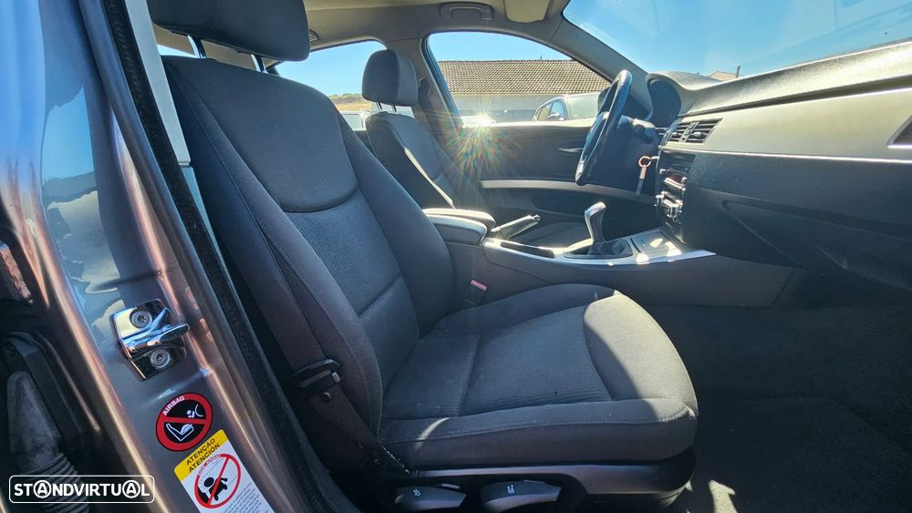 BMW 318 d Sport - 26