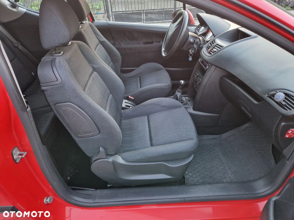 Peugeot 207 1.4 16V Trendy - 3