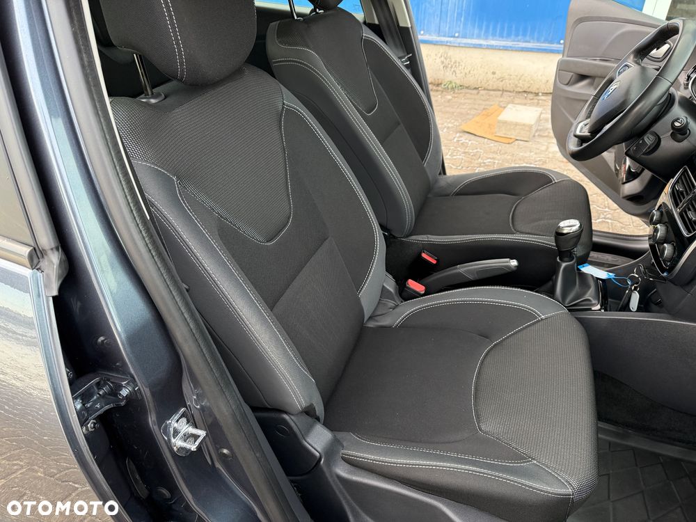 Renault Clio - 25