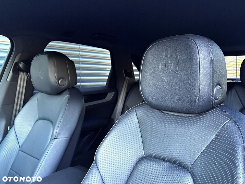 Porsche Cayenne - 39