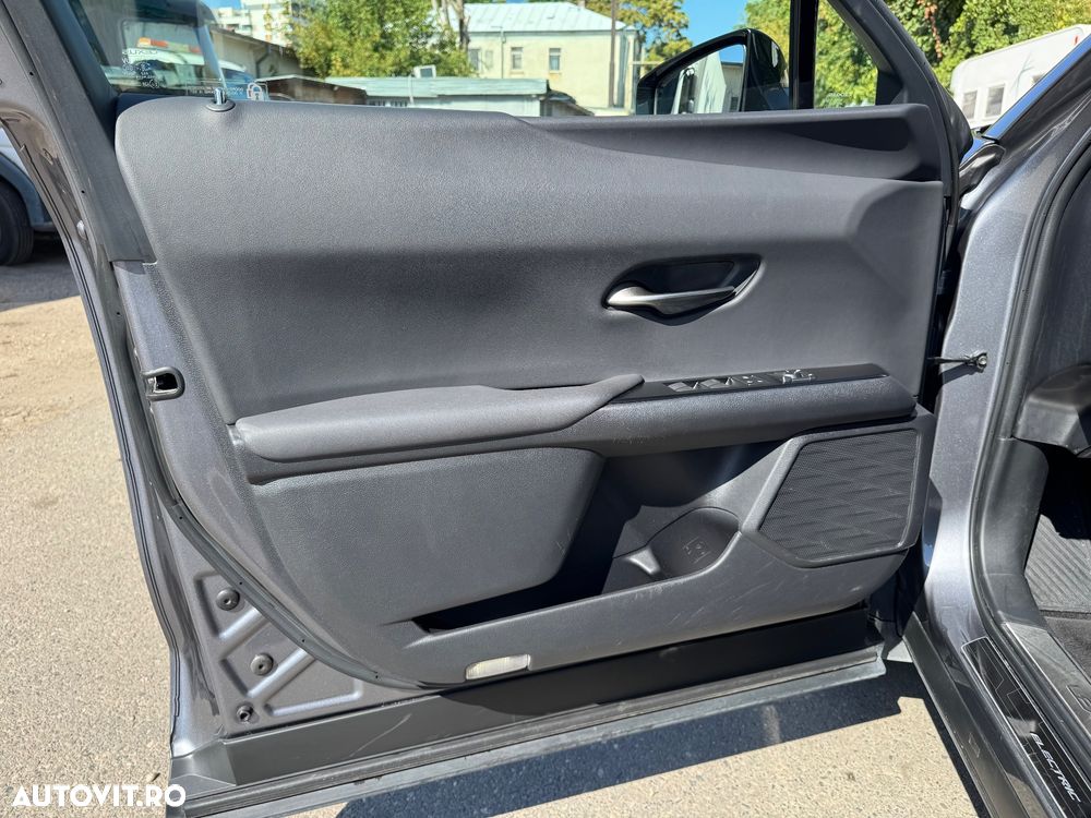 Lexus UX 300e Executive - 12