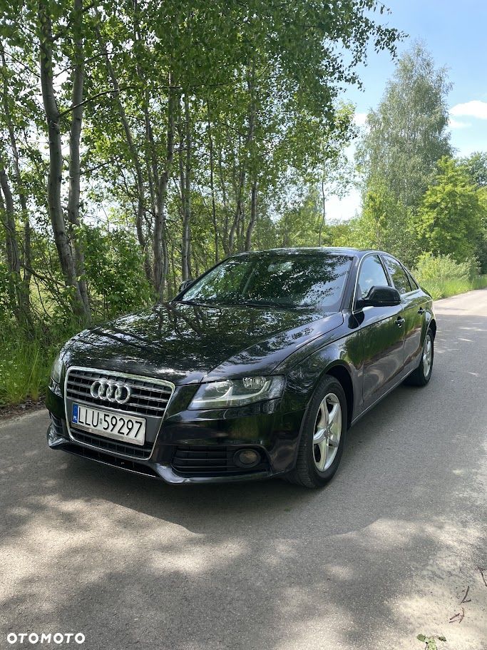 Audi A4 Limousine - 1