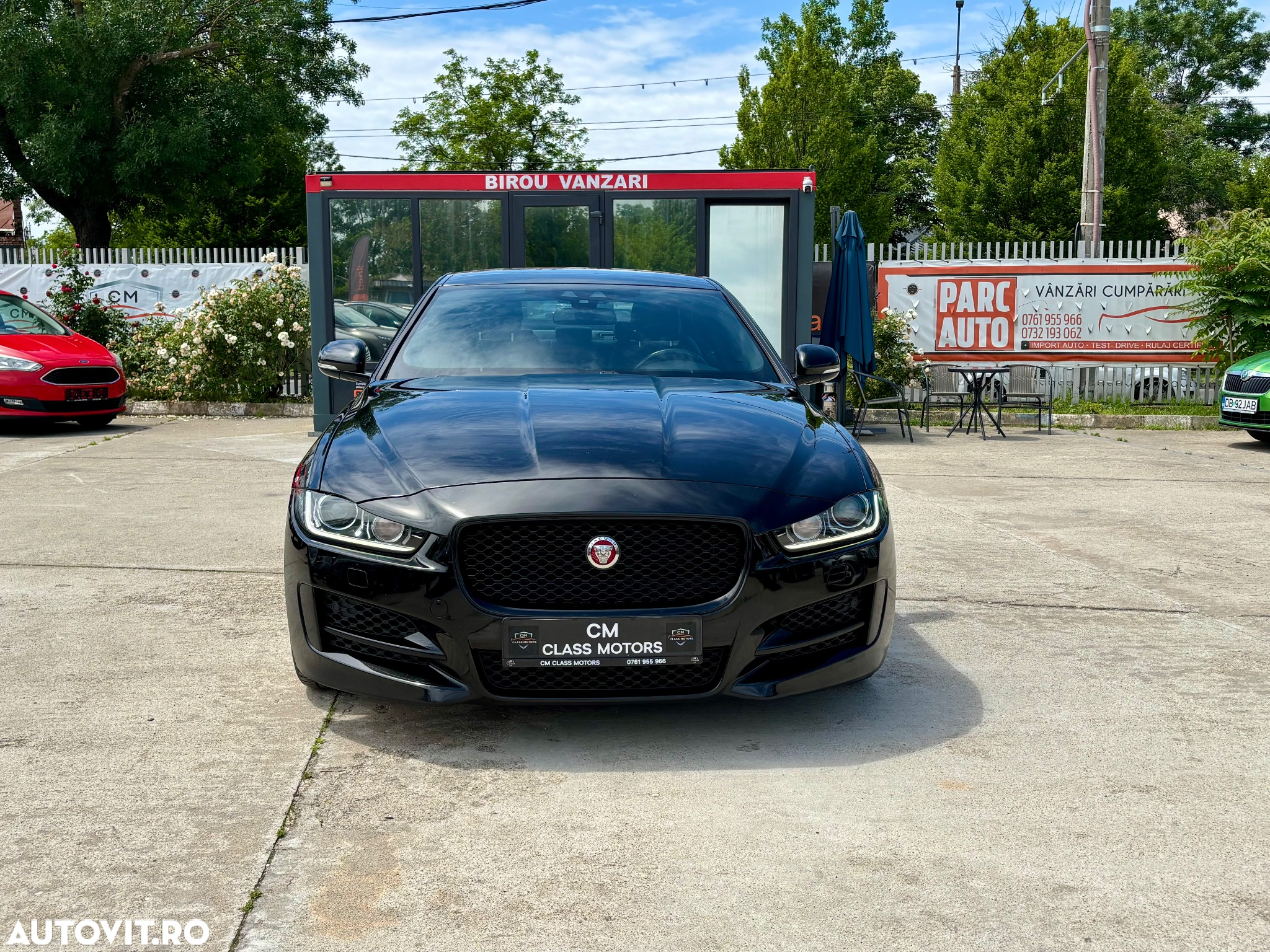 Jaguar XE 2.0 R-Sport - 8
