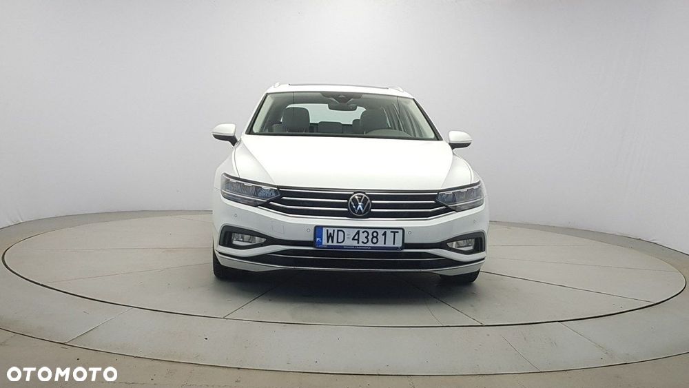 Volkswagen Passat - 2