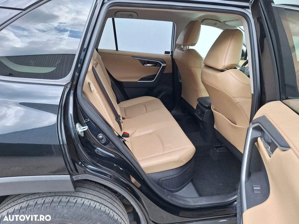 Toyota RAV4 - 16