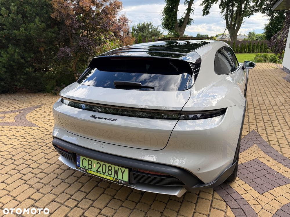 Porsche Taycan - 7
