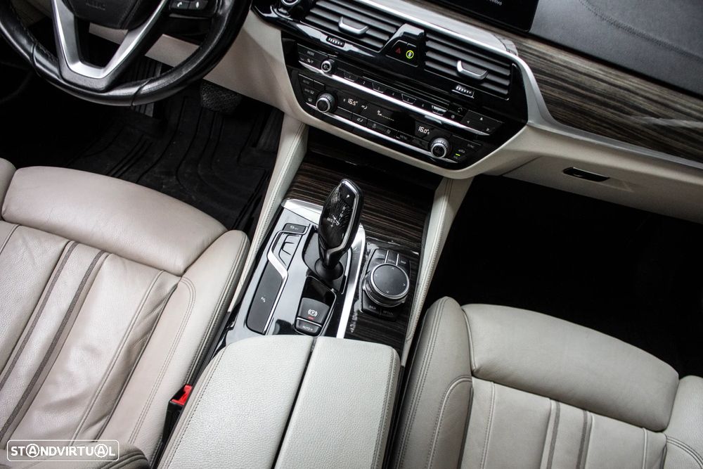 BMW 520 d Line Luxury Auto - 38